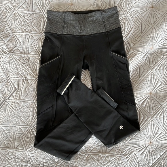 ❄️Lululemon Toasty Tech tights❄️ Great for winter! - Picture 5 of 5